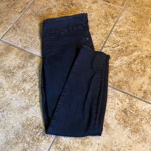 EUC Rock & Republic Size 14 Black Pull-On Jean